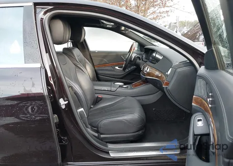 2015 Mercedes-Benz S 550 4Matic z USA, uszkodzony, nr VIN WDDUG8FB1FA084293